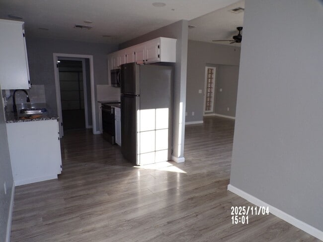 Building Photo - Fresh Paint!!, New Flooring and Granite Counter Tops!!!