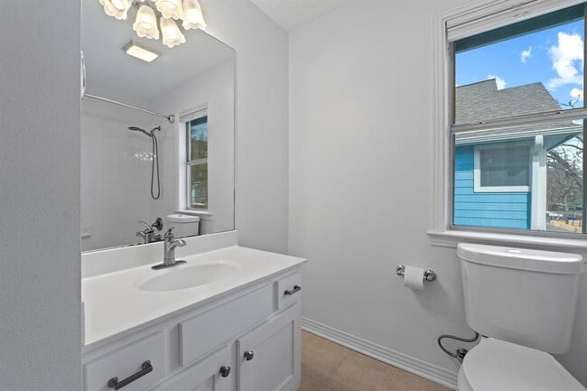 Building Photo - 5512 William Holland Ave