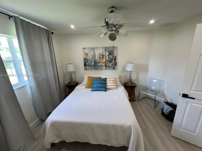 Building Photo - 503 Jackson Ave