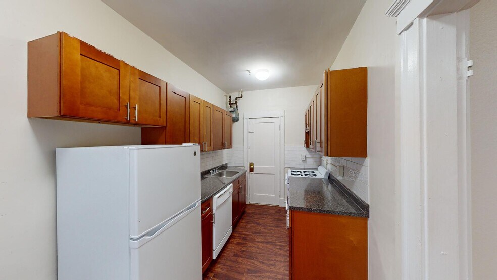 Building Photo - 1163 Boylston St