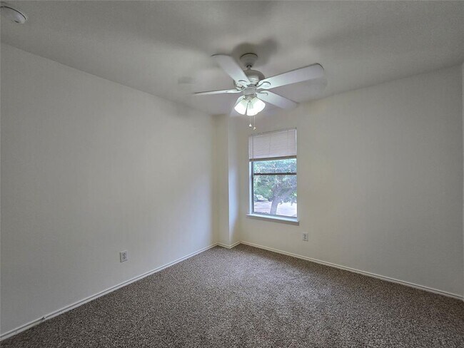 Building Photo - 22911 Twisting Maple Ct
