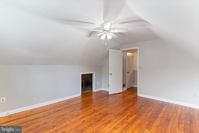 Building Photo - 4023 Poplar St