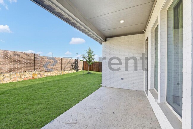 Building Photo - 4112 Dunlap Dr