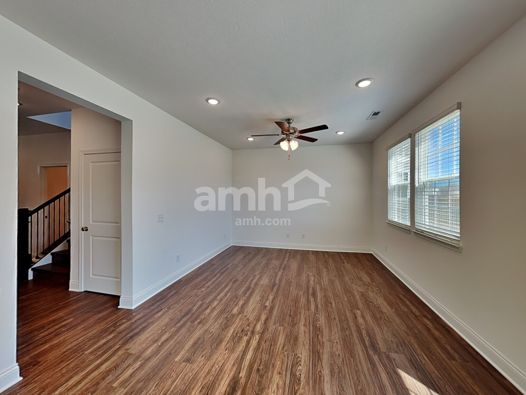 Building Photo - 1077 Castor Dr