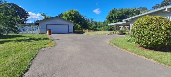 Building Photo - BEAUTIFUL home in Philomath