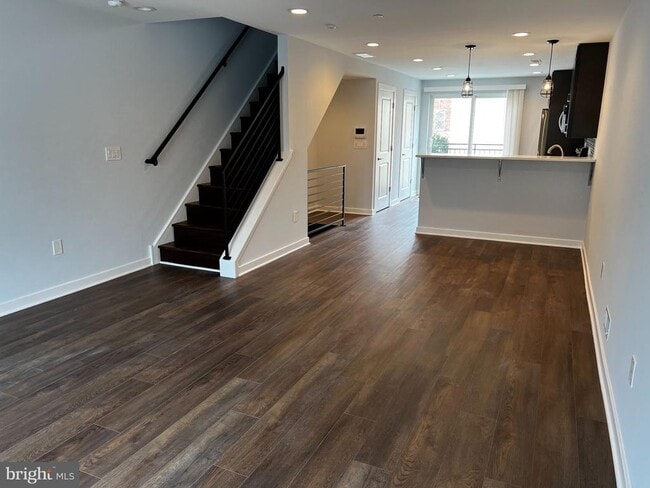 Building Photo - 2543 Manton St