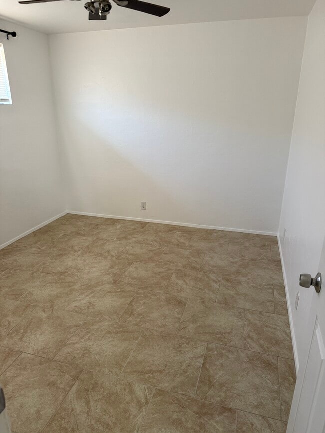 Building Photo - 7234 E Beverly Dr