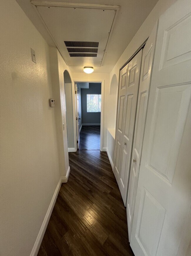 Building Photo - UPGRADED 2BEDROOM, 2BATHROOM HOME