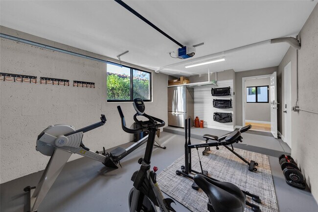 Building Photo - 616 Riviera Isle Dr