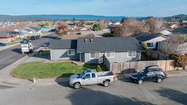 Building Photo - Fully Remodeled 3-Bedroom Home in McKinleyville