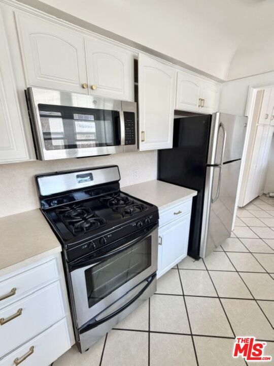 Building Photo - 3439 W 84th Pl