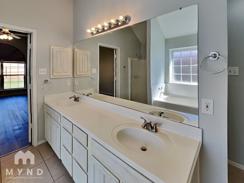 Building Photo - 8617 Saranac Trail