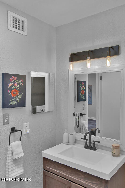 Building Photo - 779 Clay Ct