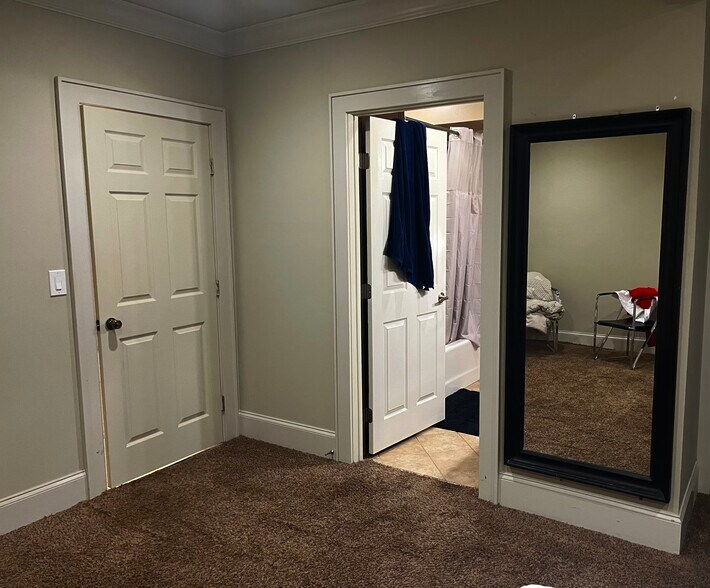 Building Photo - 1549 Lake Koinonia Dr