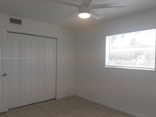 Building Photo - 3167 Auburn Blvd