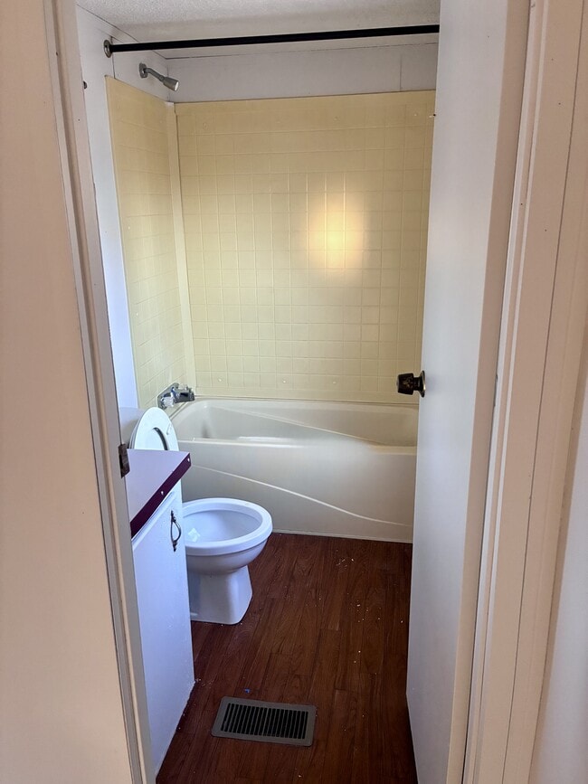 Building Photo - 101 Hill Rd