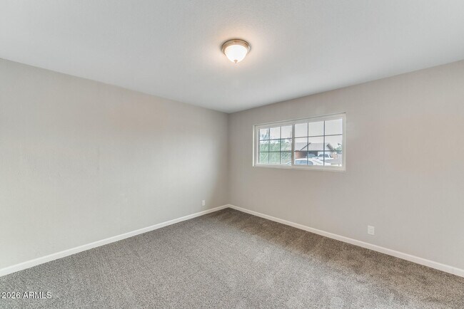 Building Photo - 3920 W Tuckey Ln