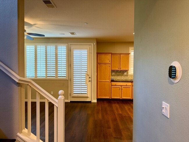 Building Photo - Beautifully Updated 3 Bedroom, 2.5 Bath Home In Clovis