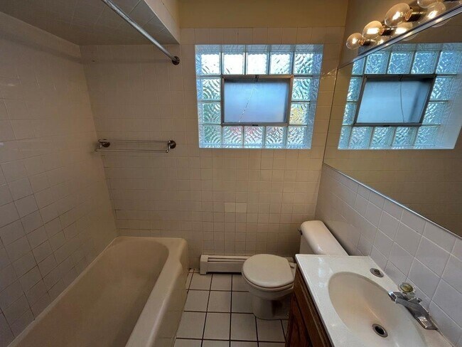 Building Photo - 1535 Bonnie Brae Pl