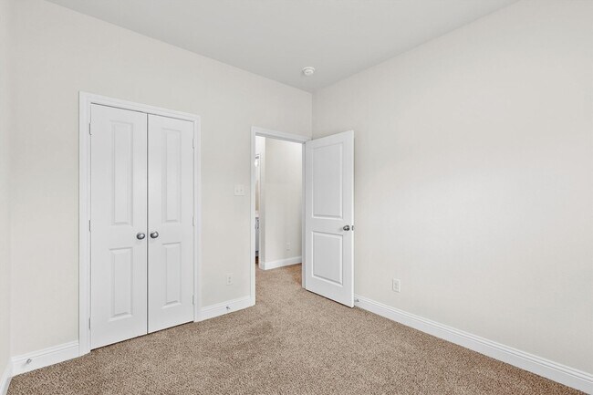 Building Photo - 6329 Mason Ct