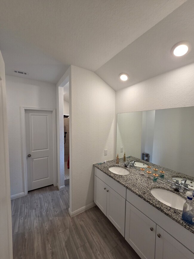 Building Photo - 13323 Savory Pl