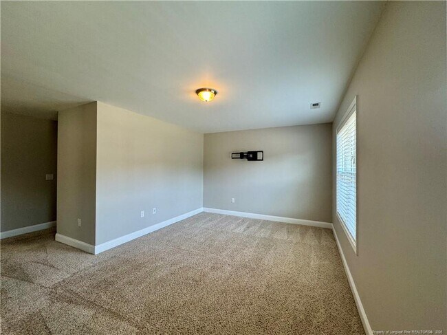 Building Photo - 112 Palmate Ct