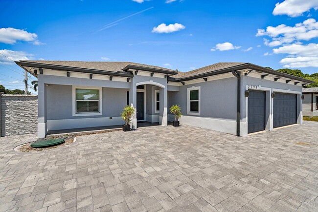 Building Photo - 2298 SE Pear Ln