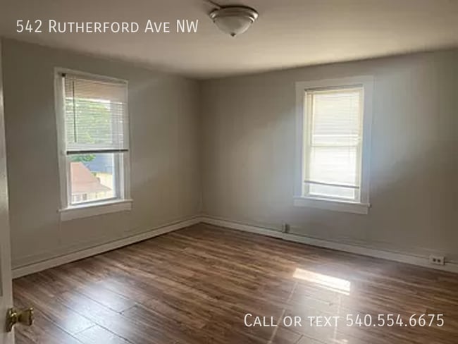 Building Photo - 542 Rutherford Ave NW