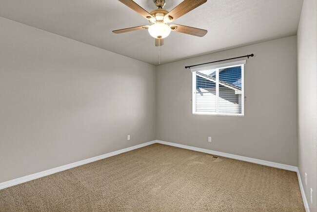 Building Photo - Beautiful home available to move in 08/04/...