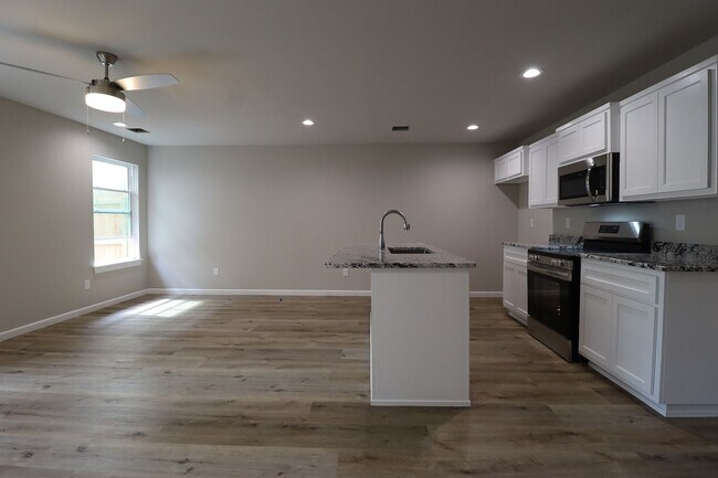 Building Photo - New Construction | 3 Bedroom | 2.5 Bathroom | Sand Springs