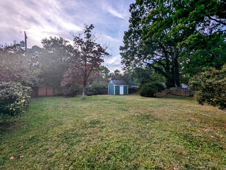 Building Photo - 2832 Jeffers Dr