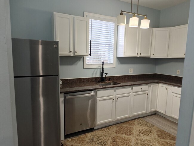 Building Photo - 102 Mt Pleasant Ave