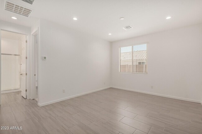 Building Photo - 2503 S 180th Dr