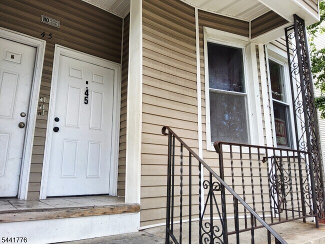Building Photo - 45 Winans Ave