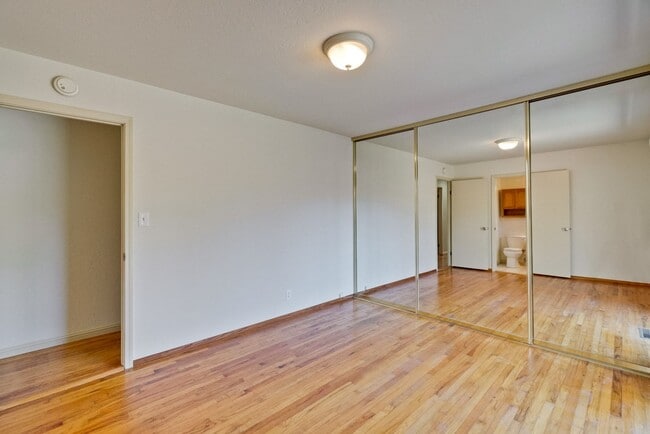 Building Photo - 1109 White Cliff Dr