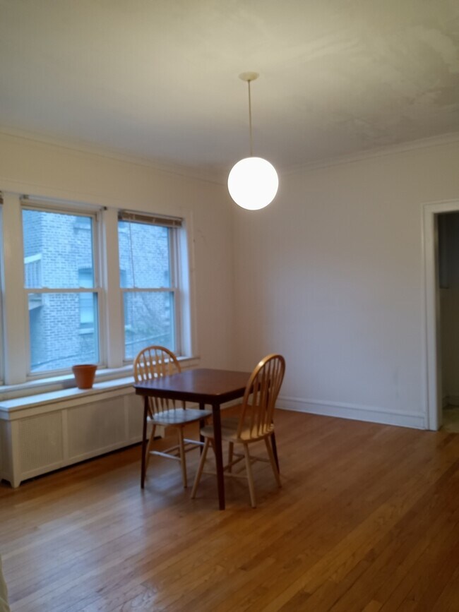 Building Photo - 5331 S Dorchester Ave