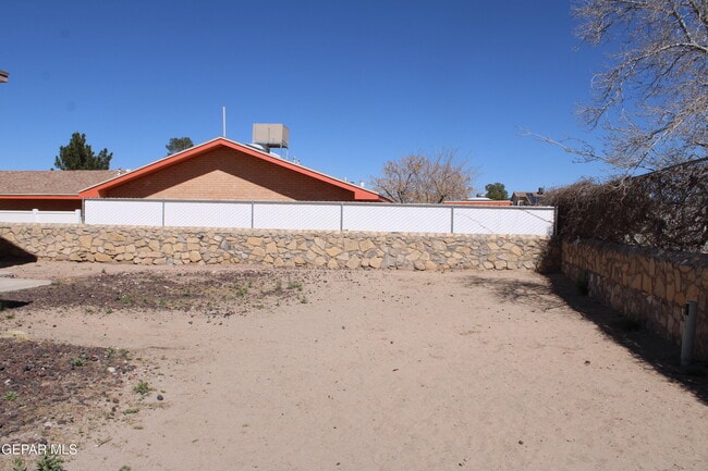 Building Photo - 1528 Sierra De Oro Dr