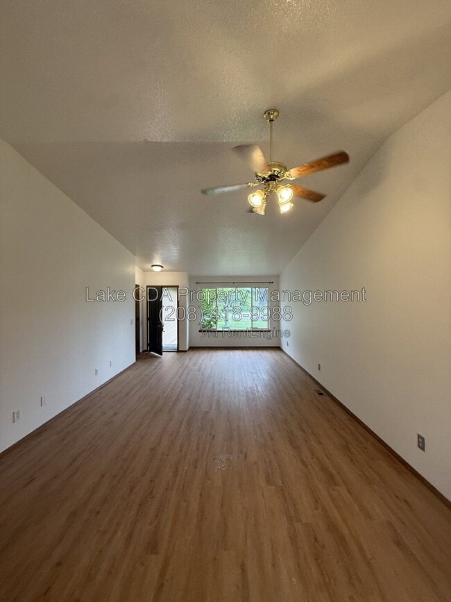 Building Photo - 202 Lava Ln