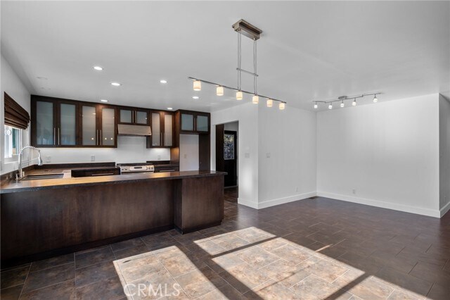 Building Photo - 1380 W 9th St