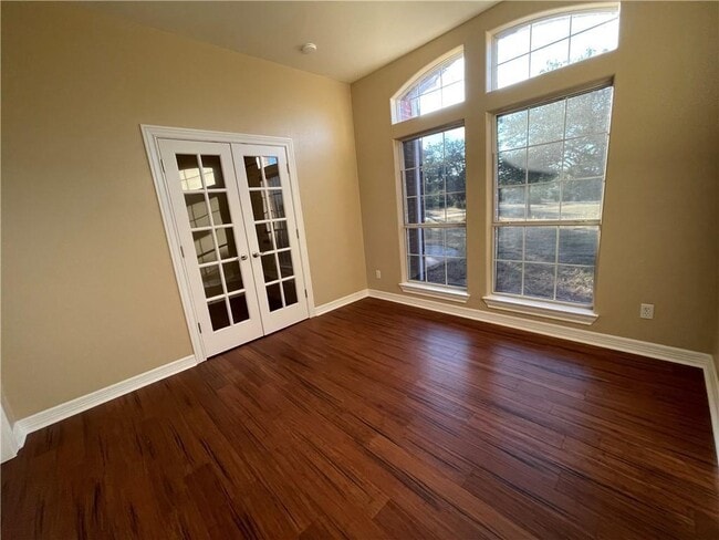 Building Photo - 10501 Hill Country Skyline