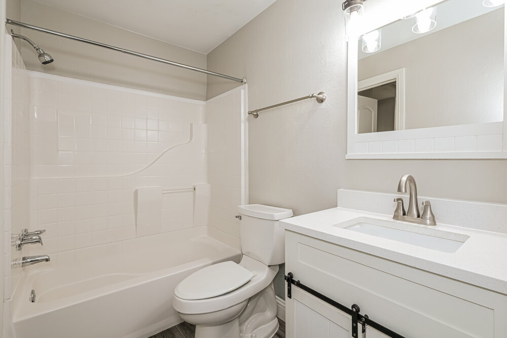 Building Photo - 17704 E Bellewood Dr