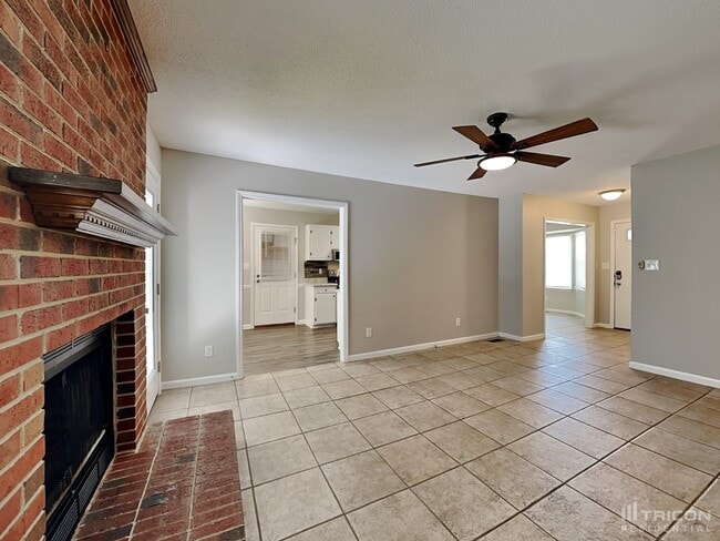Building Photo - 3336 Castlegate Dr