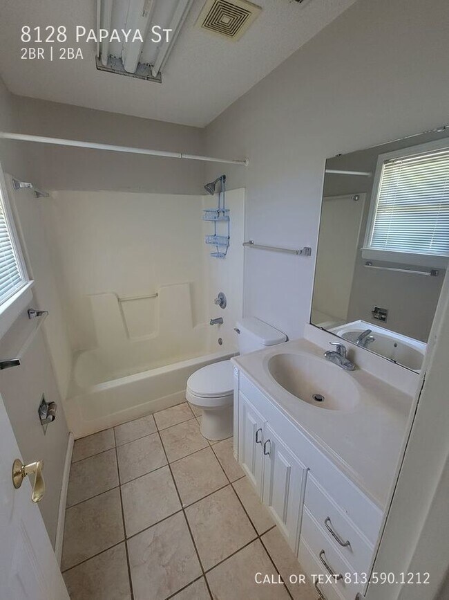 Building Photo - Spacious Port Richey Home