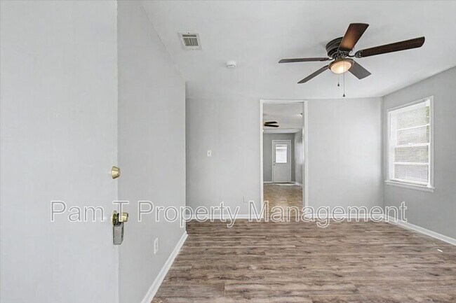 Building Photo - 2619 Livingston Ave