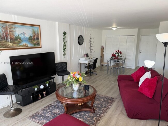 Building Photo - 13120 SW 92nd Ave