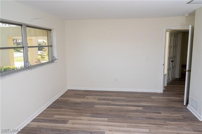 Building Photo - 5654 Eichen Cir