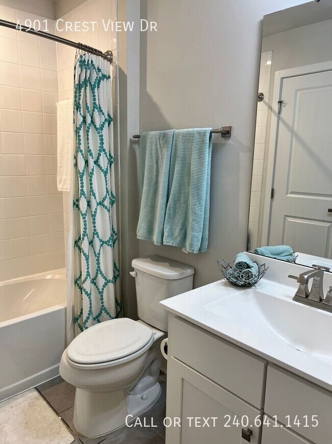 Building Photo - 4901 Crest View Dr