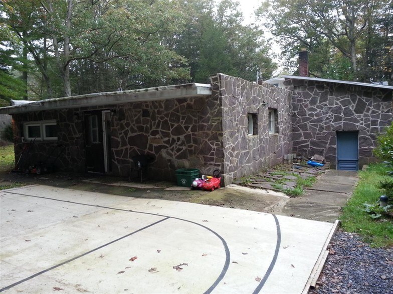 Building Photo - 37 Nesco Manor Rd