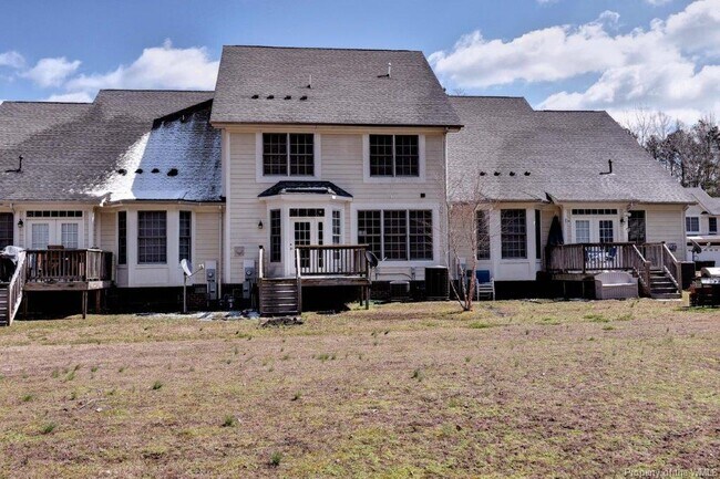Building Photo - 104 Chanticleer Ct