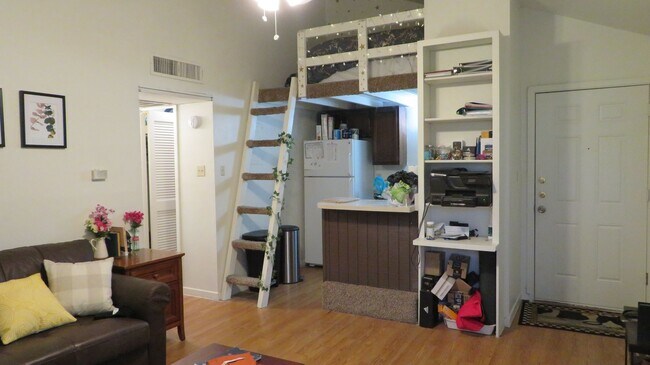 Building Photo - CUTE STUDIO WITH LOFT. UT SHUTTLE BUS ACROSS THE STREET